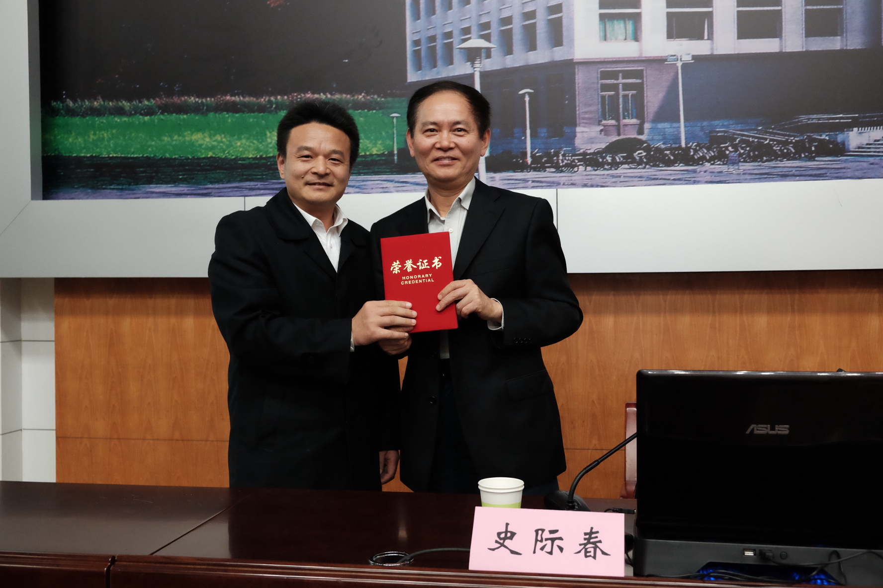 1479965652651845.jpg 1479965652651845.jpg